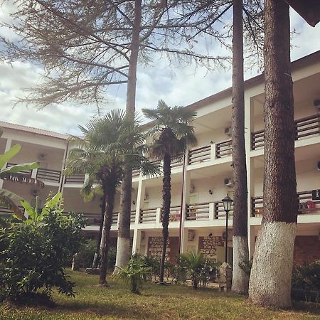 Heliopark Gora Bagrata Hotel Sukhumi Esterno foto