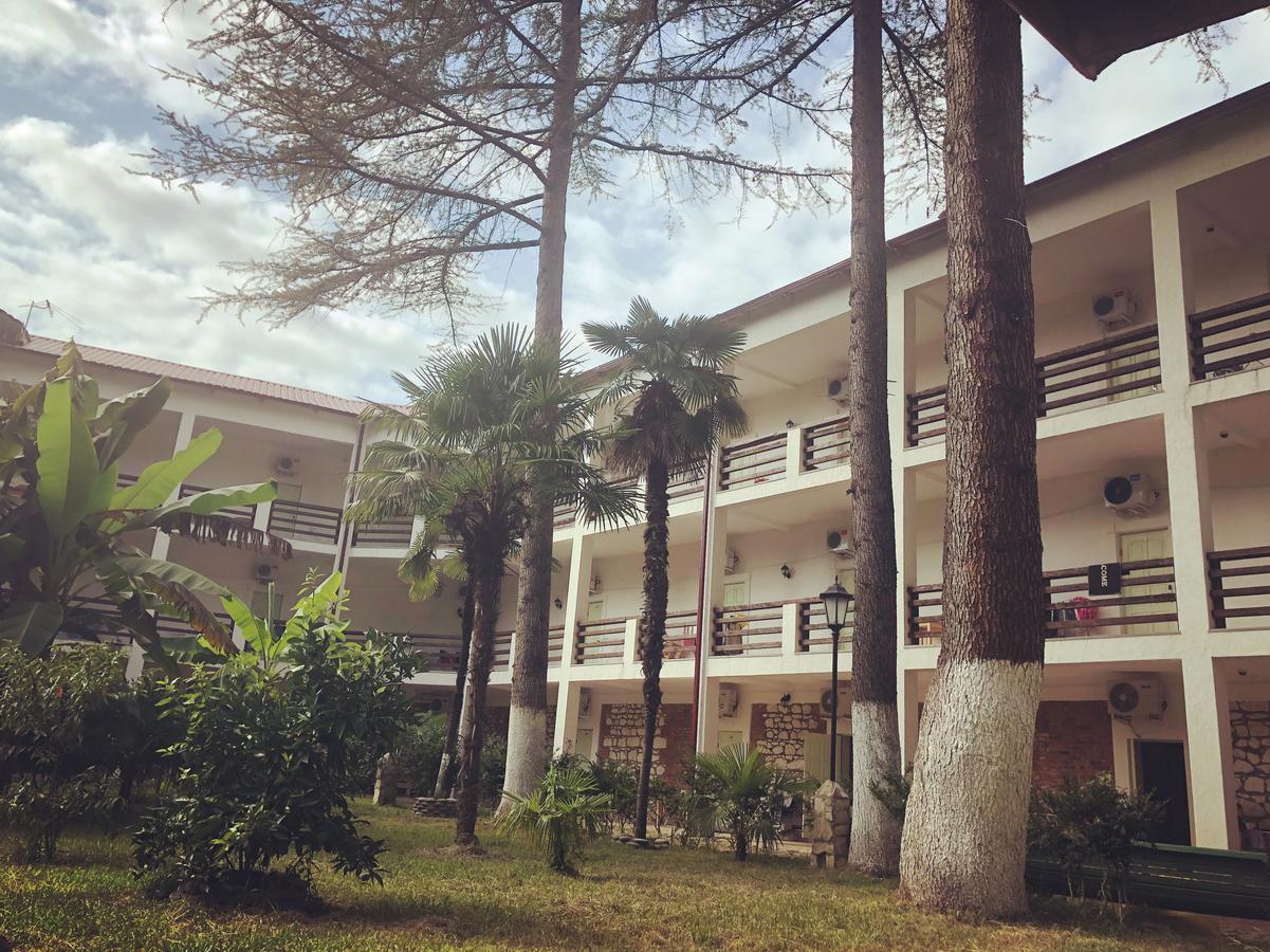 Heliopark Gora Bagrata Hotel Sukhumi Esterno foto