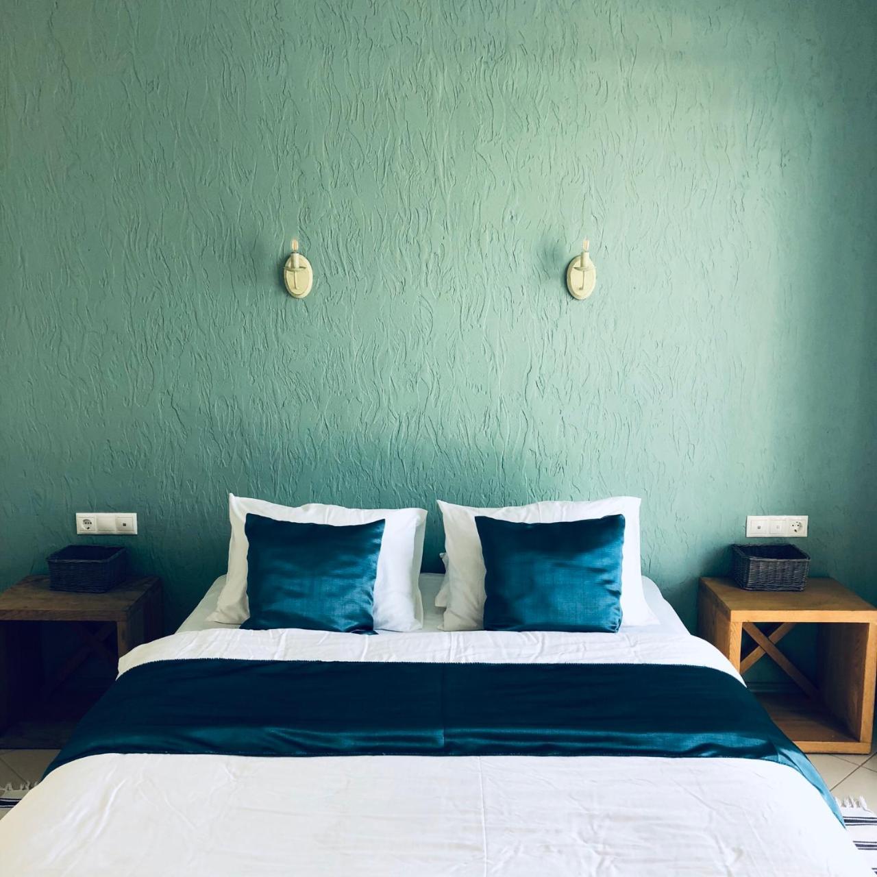 Heliopark Gora Bagrata Hotel Sukhumi Esterno foto